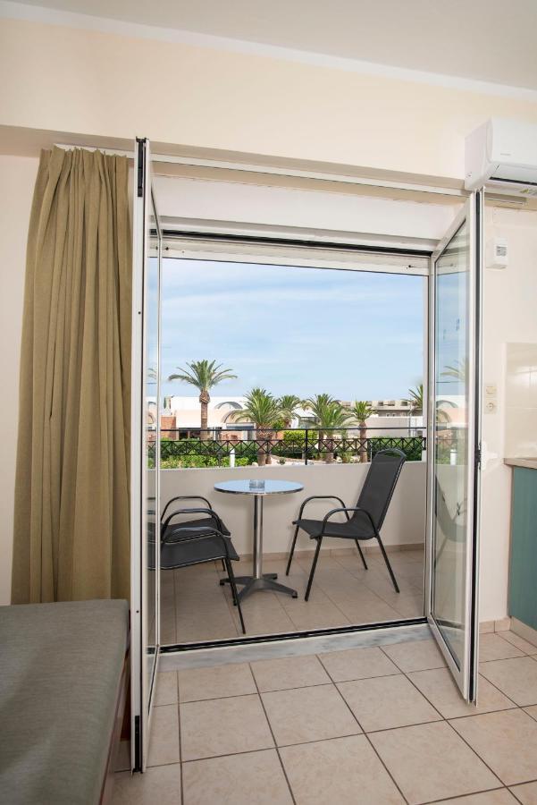 Matthias Hotel Apartments Adelianos Kampos Exterior photo