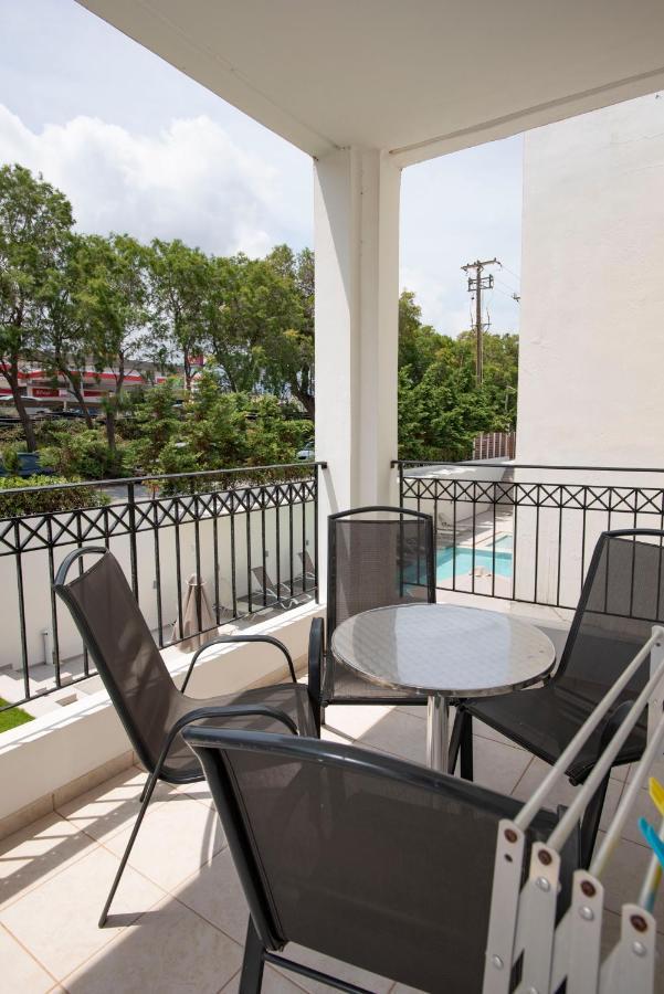 Matthias Hotel Apartments Adelianos Kampos Exterior photo