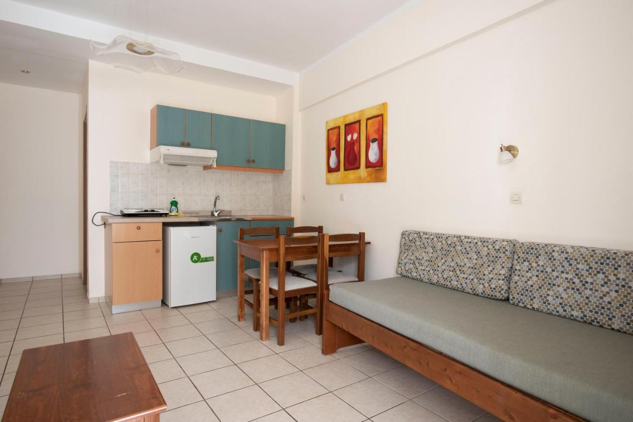 Matthias Hotel Apartments Adelianos Kampos Exterior photo