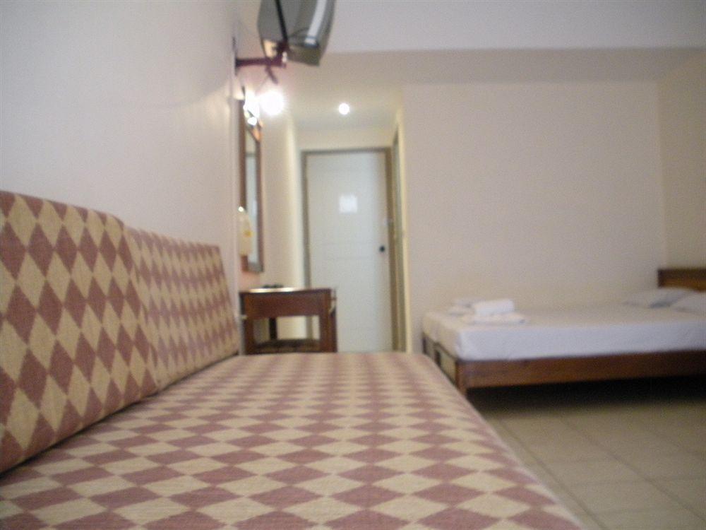 Matthias Hotel Apartments Adelianos Kampos Exterior photo
