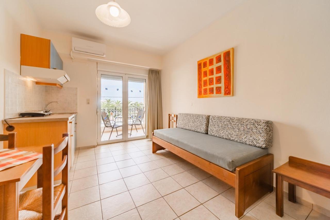 Matthias Hotel Apartments Adelianos Kampos Exterior photo